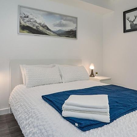 Morden Lovely 3Bedroom Apartment London Abbey Wood Bagian luar foto