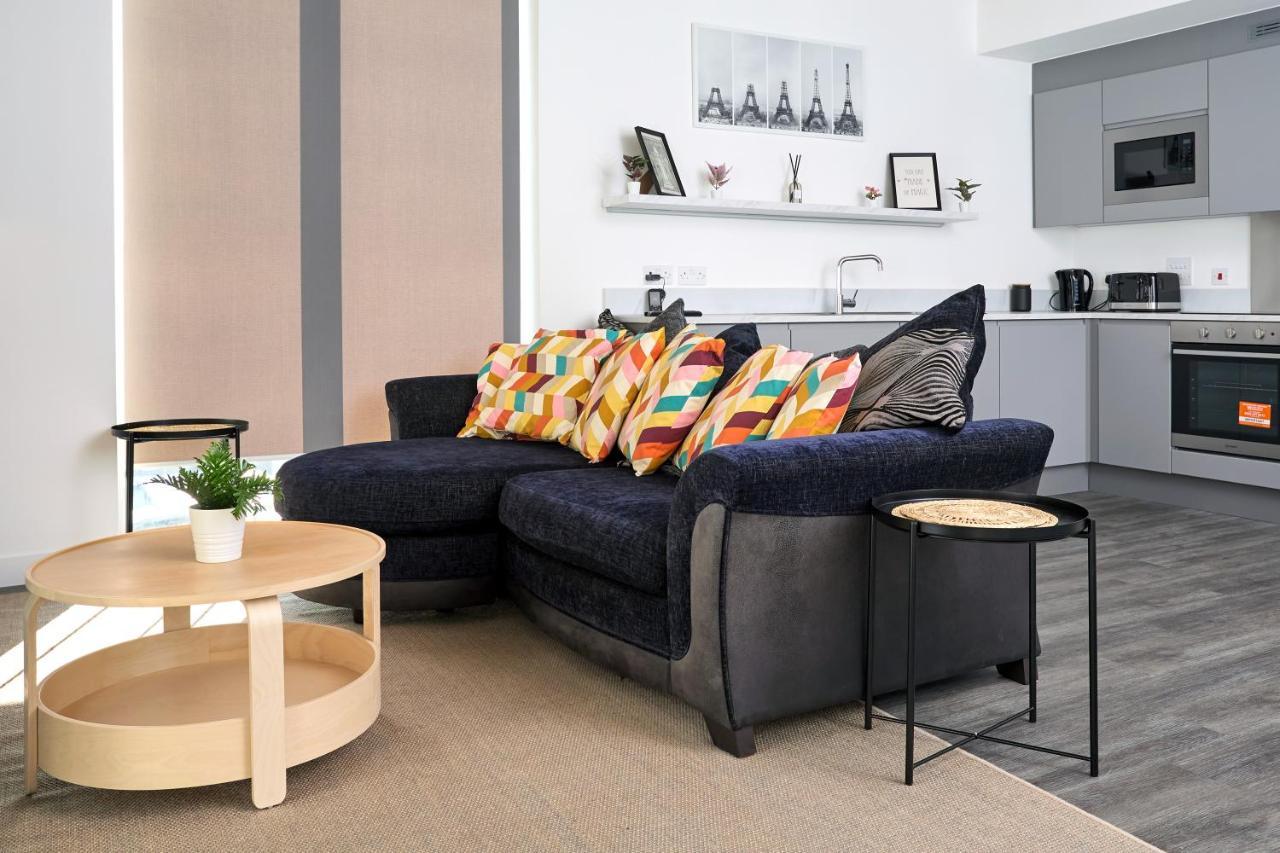 Morden Lovely 3Bedroom Apartment London Abbey Wood Bagian luar foto