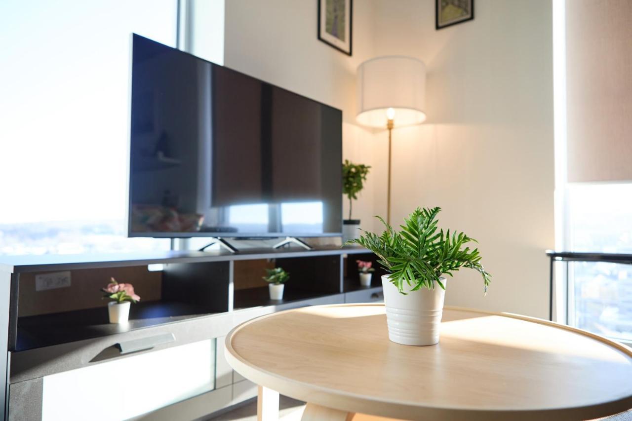 Morden Lovely 3Bedroom Apartment London Abbey Wood Bagian luar foto