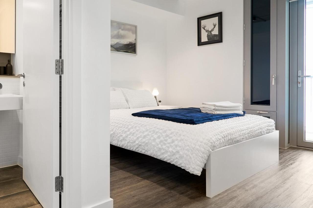 Morden Lovely 3Bedroom Apartment London Abbey Wood Bagian luar foto
