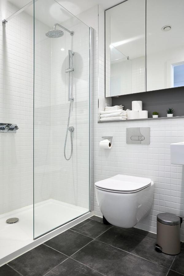 Morden Lovely 3Bedroom Apartment London Abbey Wood Bagian luar foto